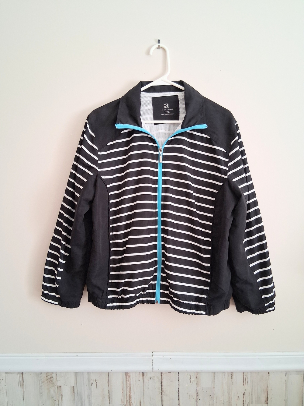 Activology Zip Up Wind Breaker Women's PXL Sport Chic Black And White Stripes